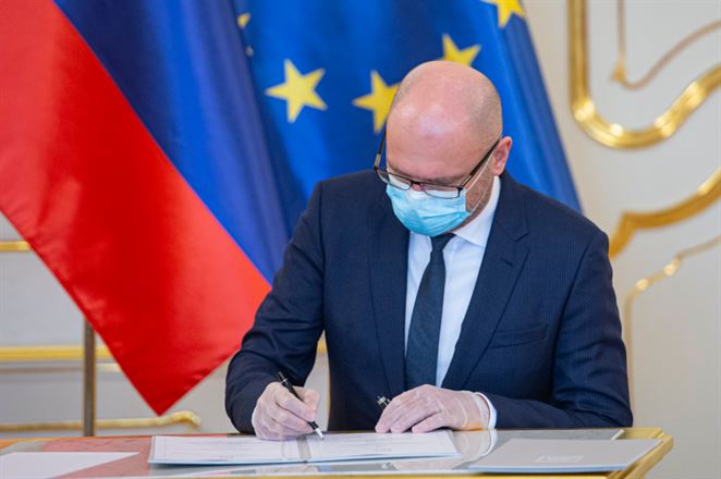 Vláda prijala Sulíkov návrh, štátnymi tajomníkmi MH SR sú Karol Galek a Ján Oravec